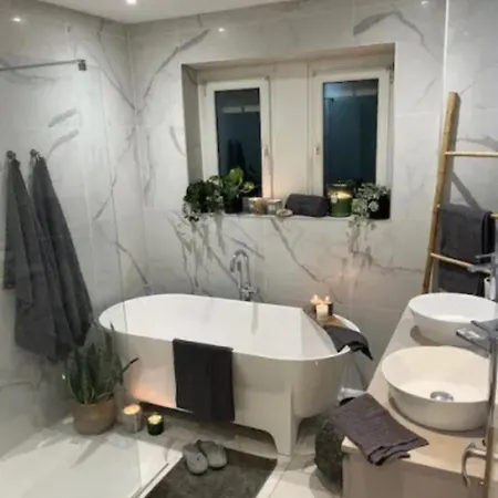 Soh Rent Maison - Piscine Proche Strasbourg - Tv - Wifi - Parking * Lampertheim